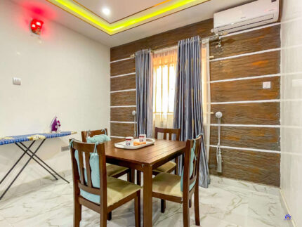 2 buildings 4 bedrooms Apt