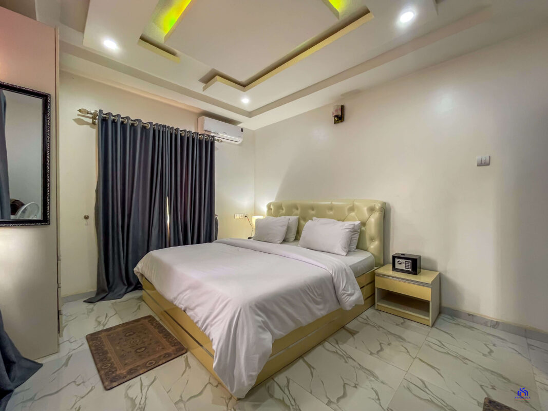 Bedroom (2)